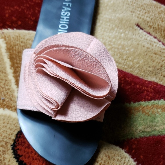 SALE!!Flower top sandals - Picture 6 of 7